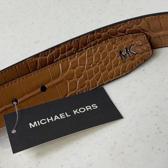 Michael Kors Reversible Embossed Leather Belt - Picture 7 of 10